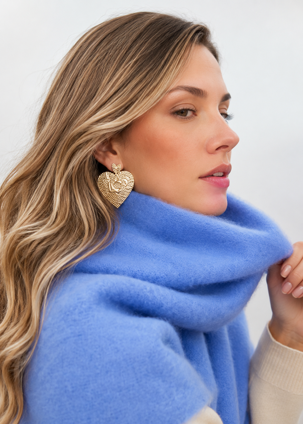 Aros Lola Casademunt corazon dorado Lola Casademunt