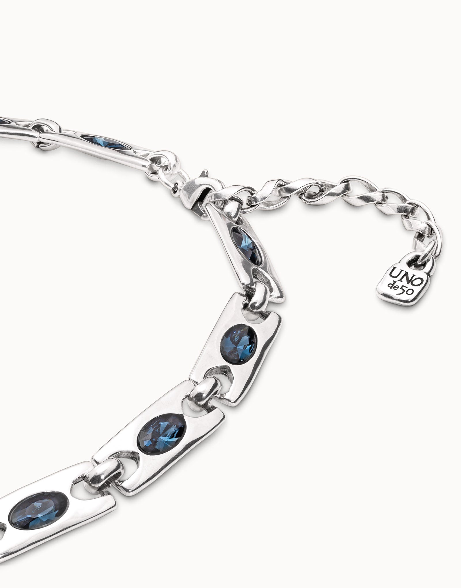Collar Uno de 50 The crown con catorce eslabones rectangulares