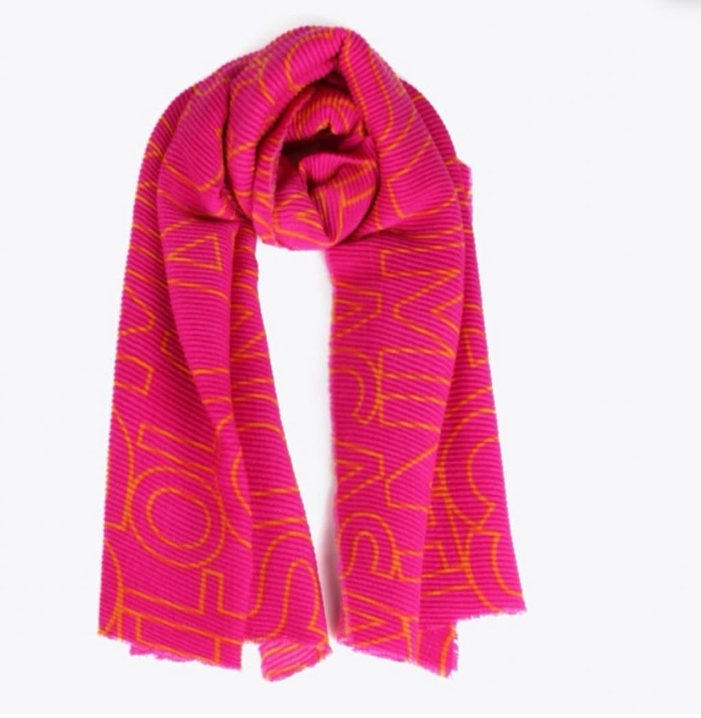 Bufanda Lola Casademunt Fucsia Letras Naranjas
