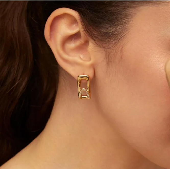 Aros Uno de 50 Stand out Doble baño de oro 18k con Topacios blancos