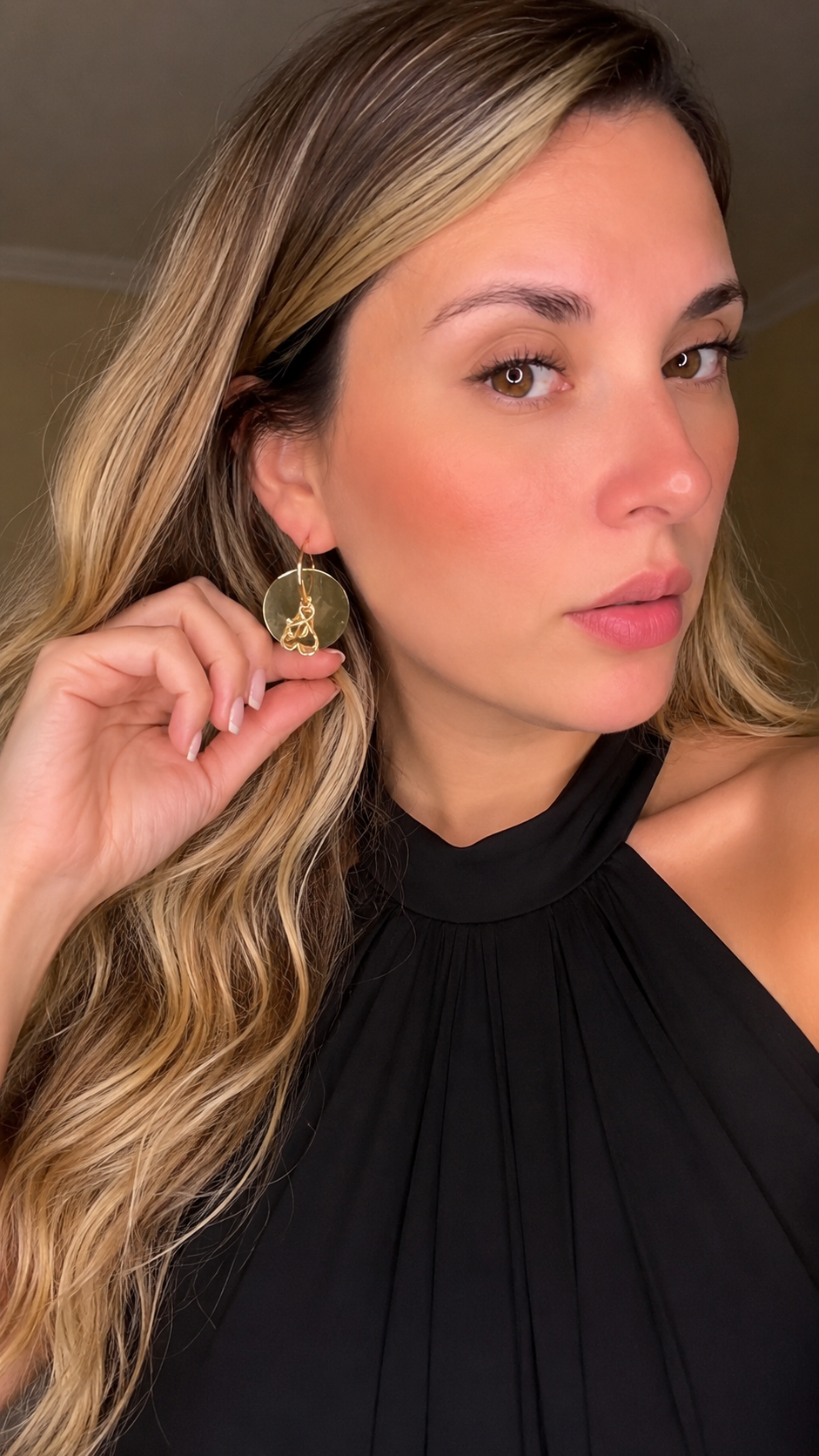Aros Lola Casademunt combinado con medallón acrílico Lola Casademunt