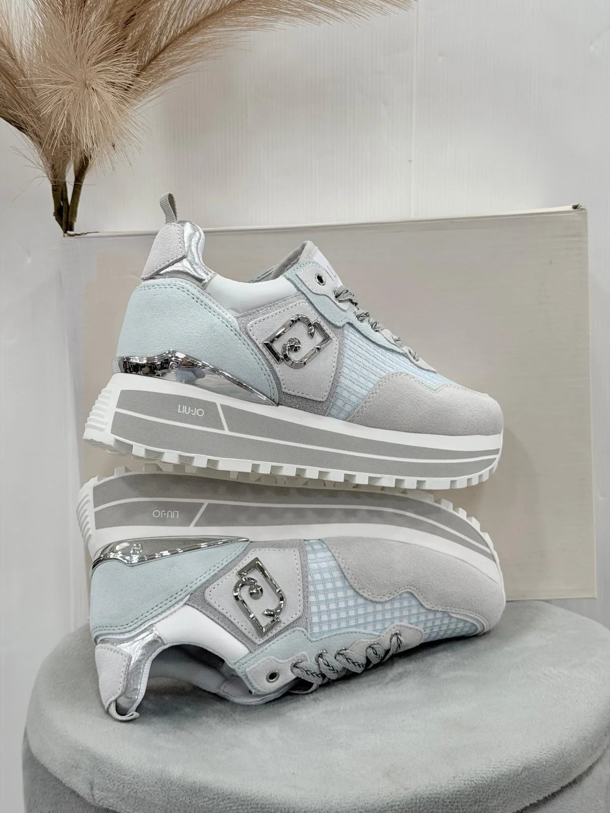 Zapatillas LIUJO celestes