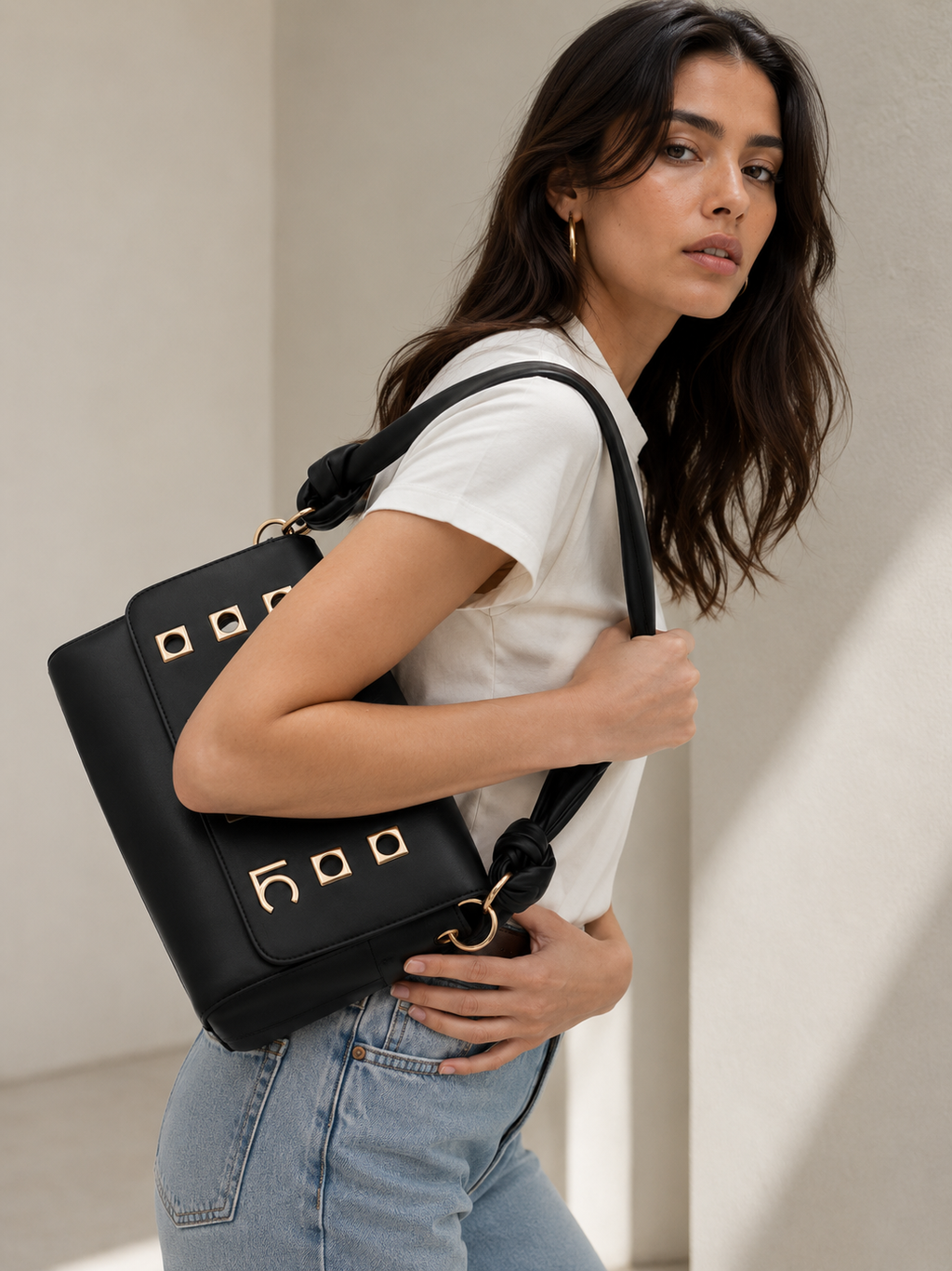 Cartera Lola Casademunt rectangular con ojales cuadrado Negro Lola Casademunt