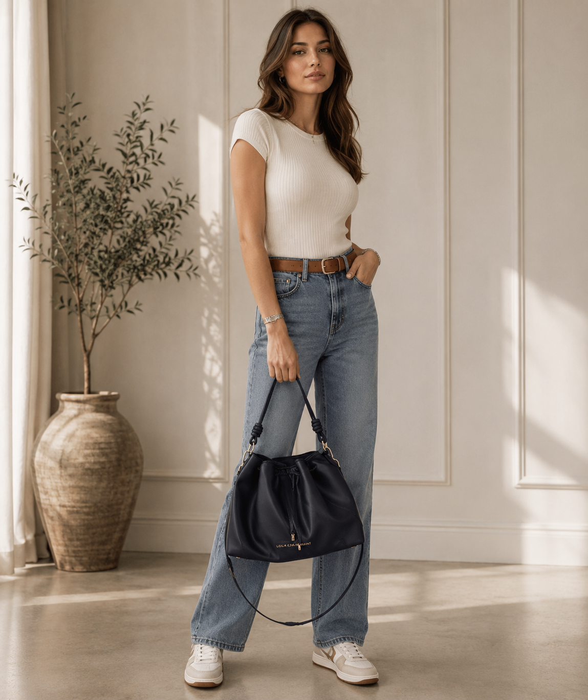 Cartera Lola Casademunt detalles en efecto piel serpiente Azul Marino Lola Casademunt