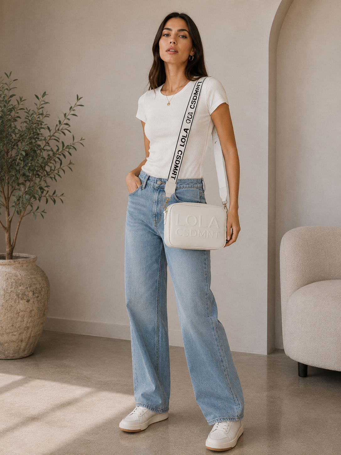 Cartera Lola Casademunt Crossbody Logo en relieve Blanco Lola Casademunt