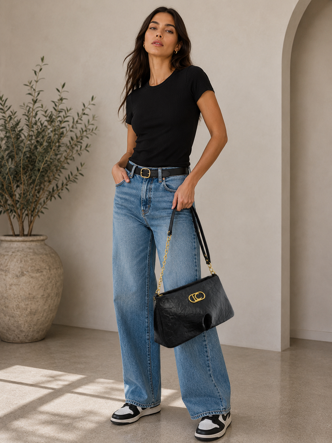 Cartera Lola Casademunt pequeña negra Lola Casademunt