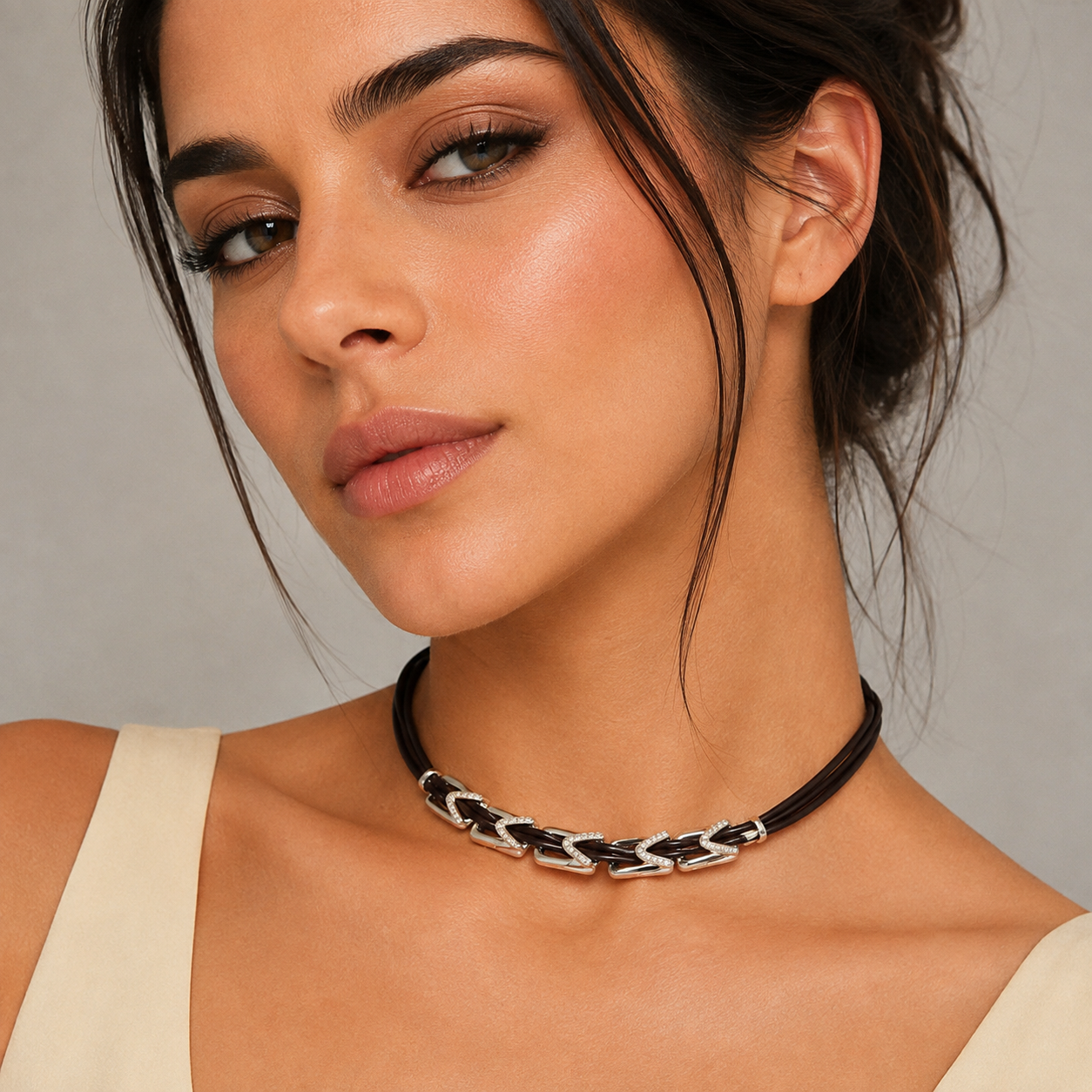 Collar uno de 50 De Cuero con Eslabones con topacios de plata UNOde50