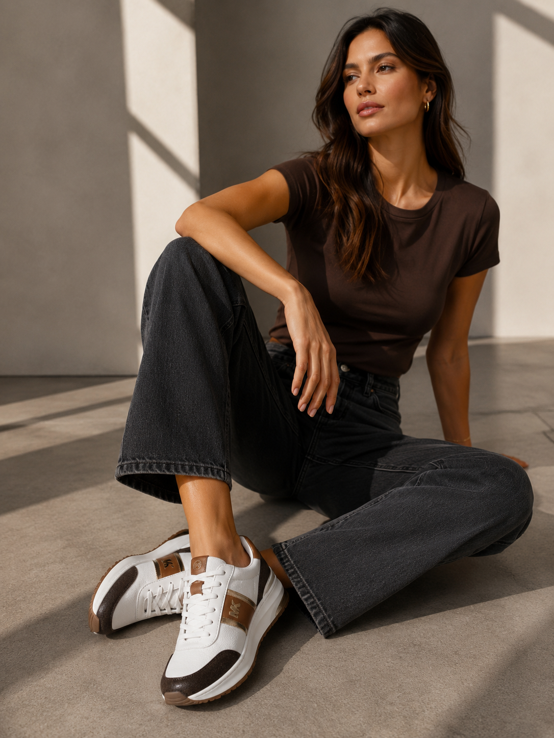 Zapatillas Michael Kors Mabel trainer Colores Cafe y Blanco Michael Kors
