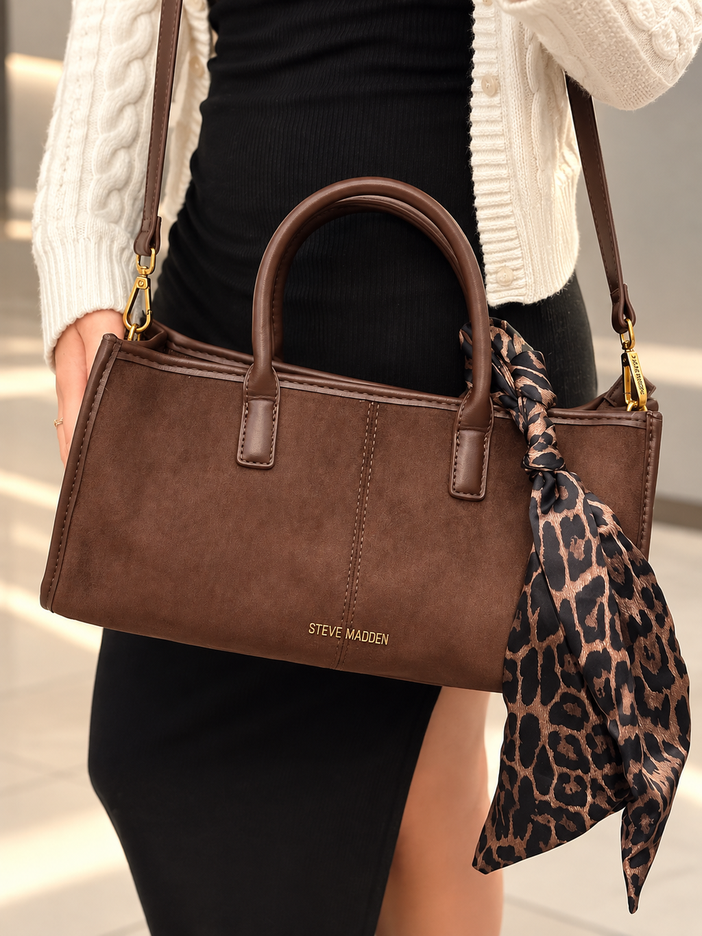 Cartera Steve Madden Pañuelo print Gamuza cafe moro Steve Madden