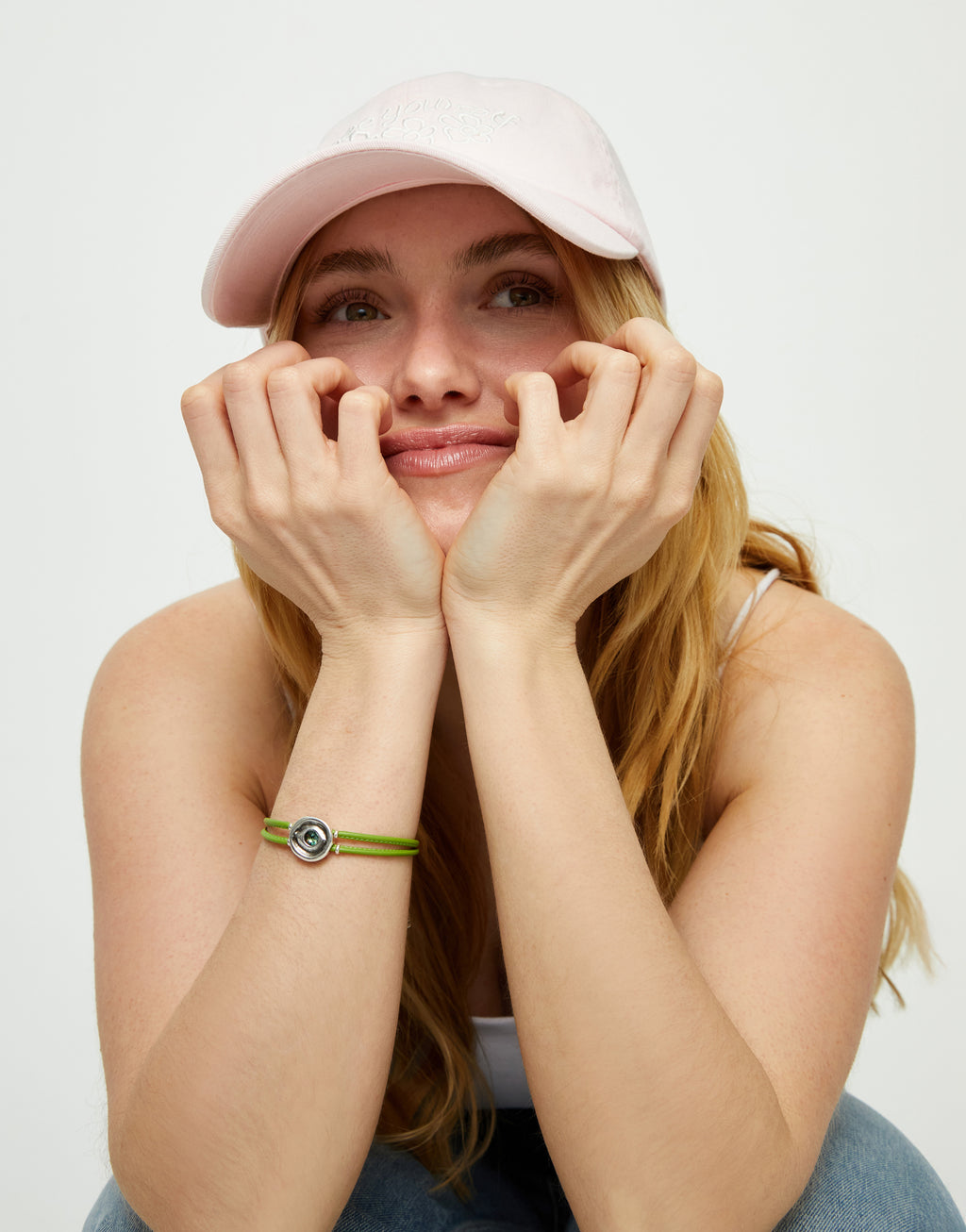 Pulsera Uno de 50 doble de cuero verde con ojo bañado en plata de ley