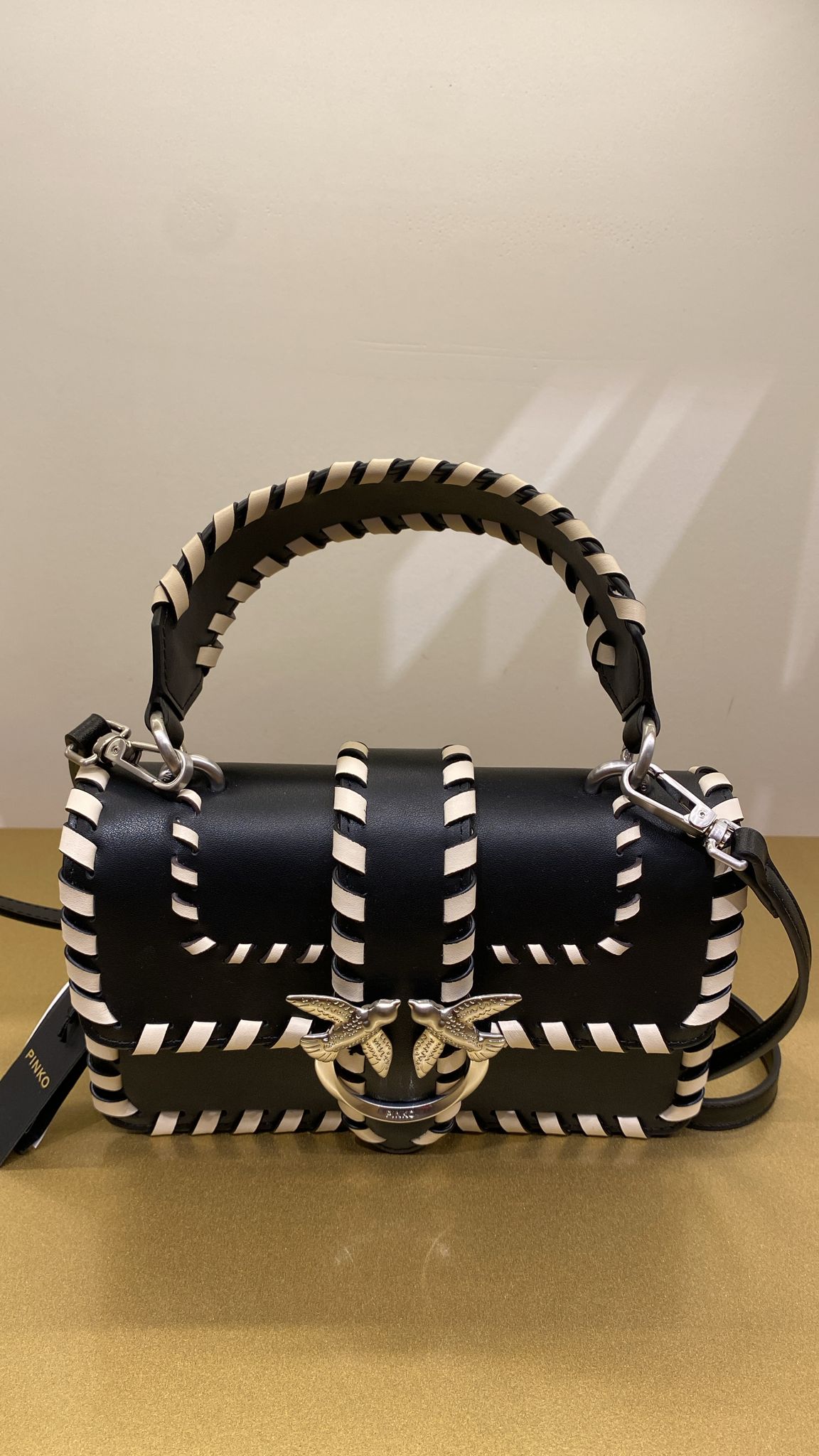 Cartera Pinko cuero Blanco y negro