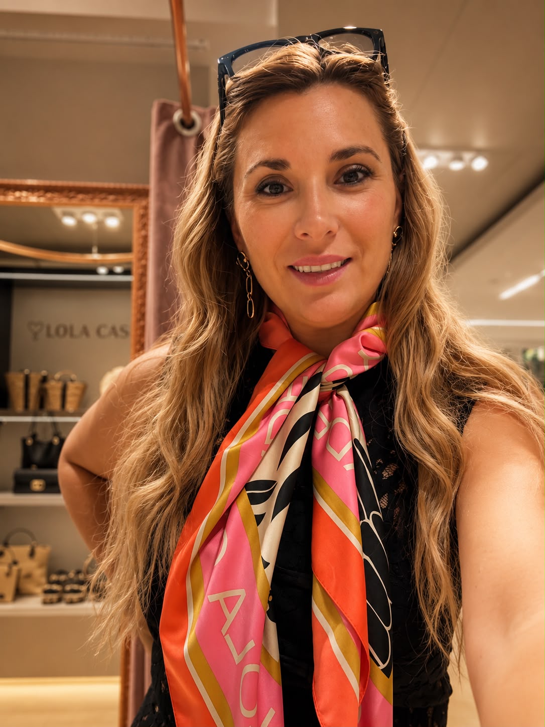 Panuelo Lola Casademunt con estampado floral y aves
