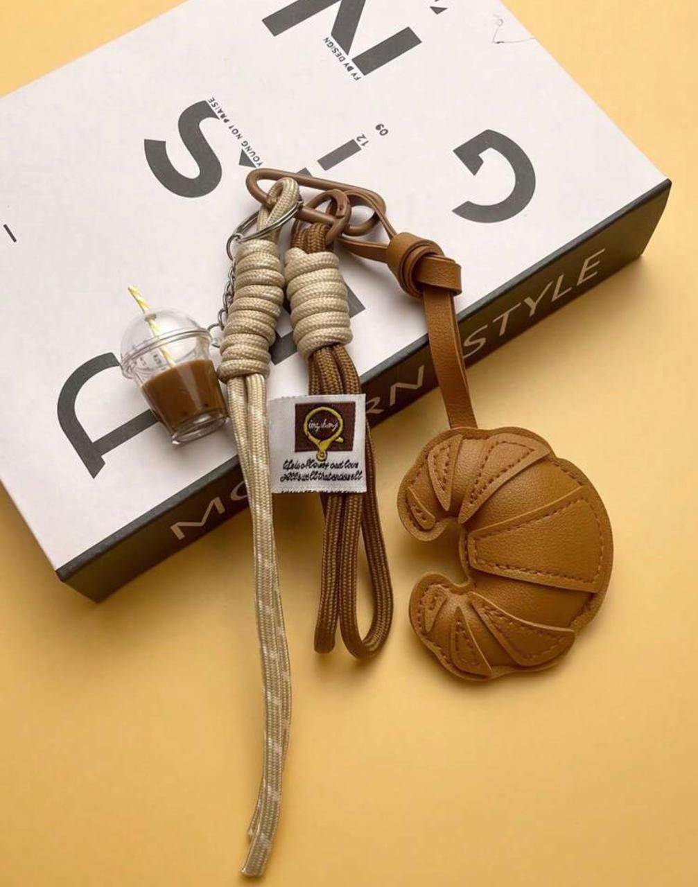 Llavero Charm Croissant & Coffee BEFASHION