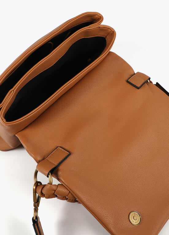 Cartera Lola Casademunt con solapa y nudo en asa camel