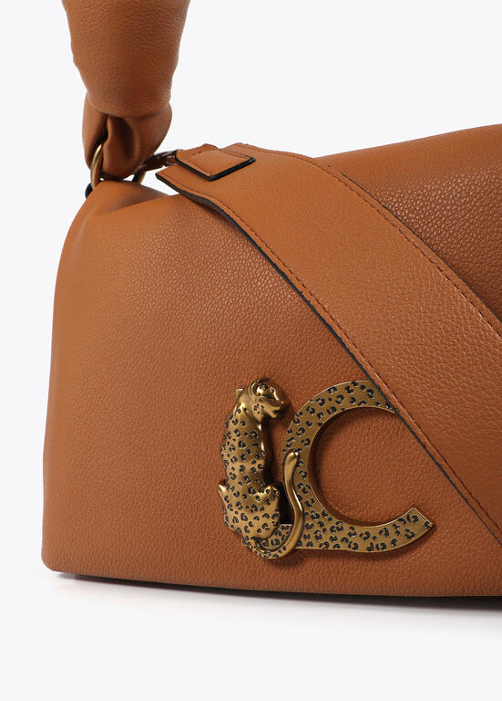Cartera Lola Casademunt con solapa y nudo en asa camel