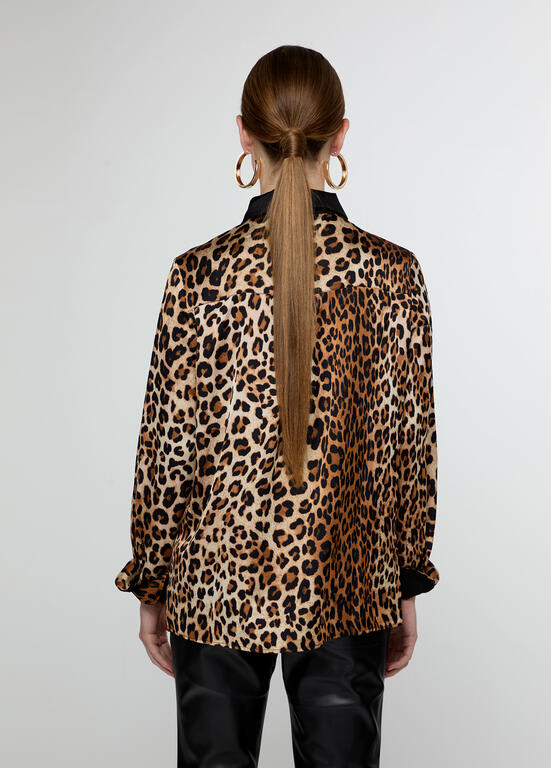 Blusa Lola Casademunt Satin Negro con Animal