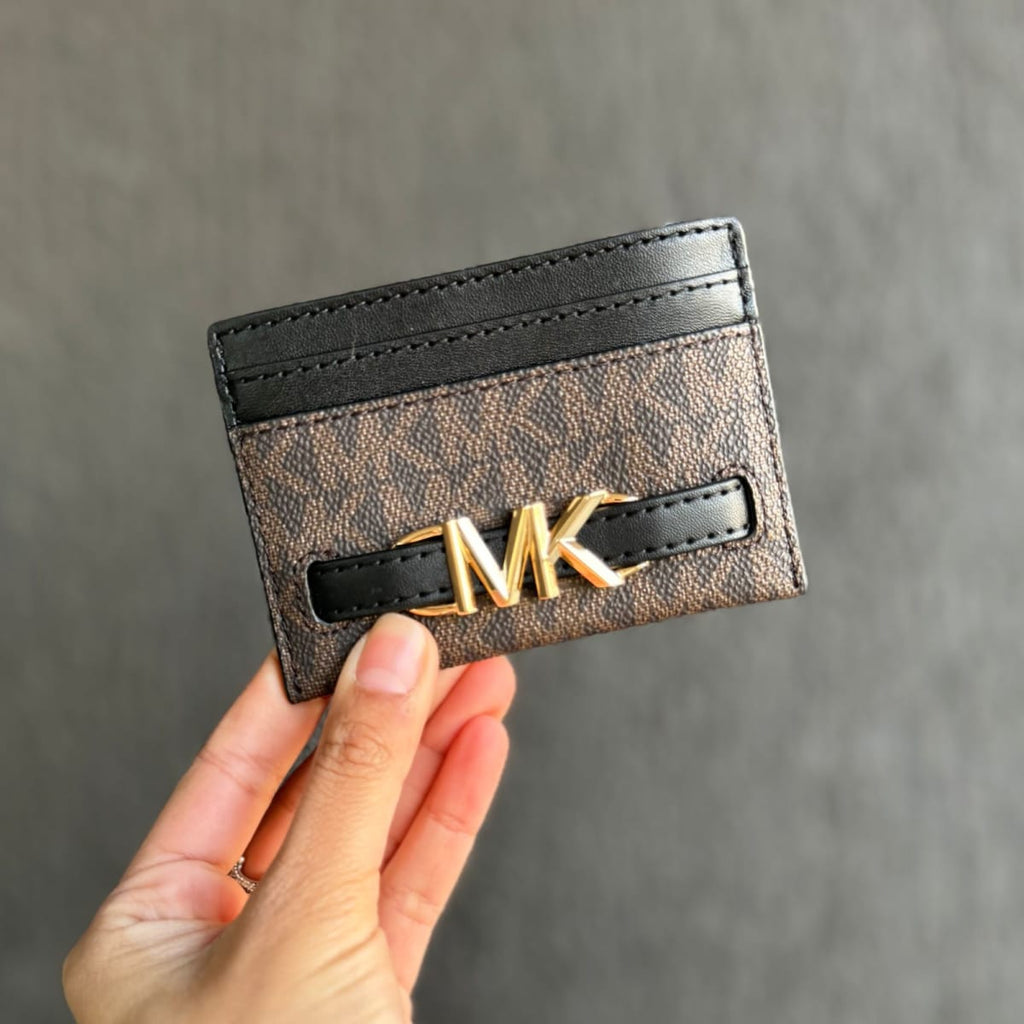 Tarjetero Michael Kors monograma cafe