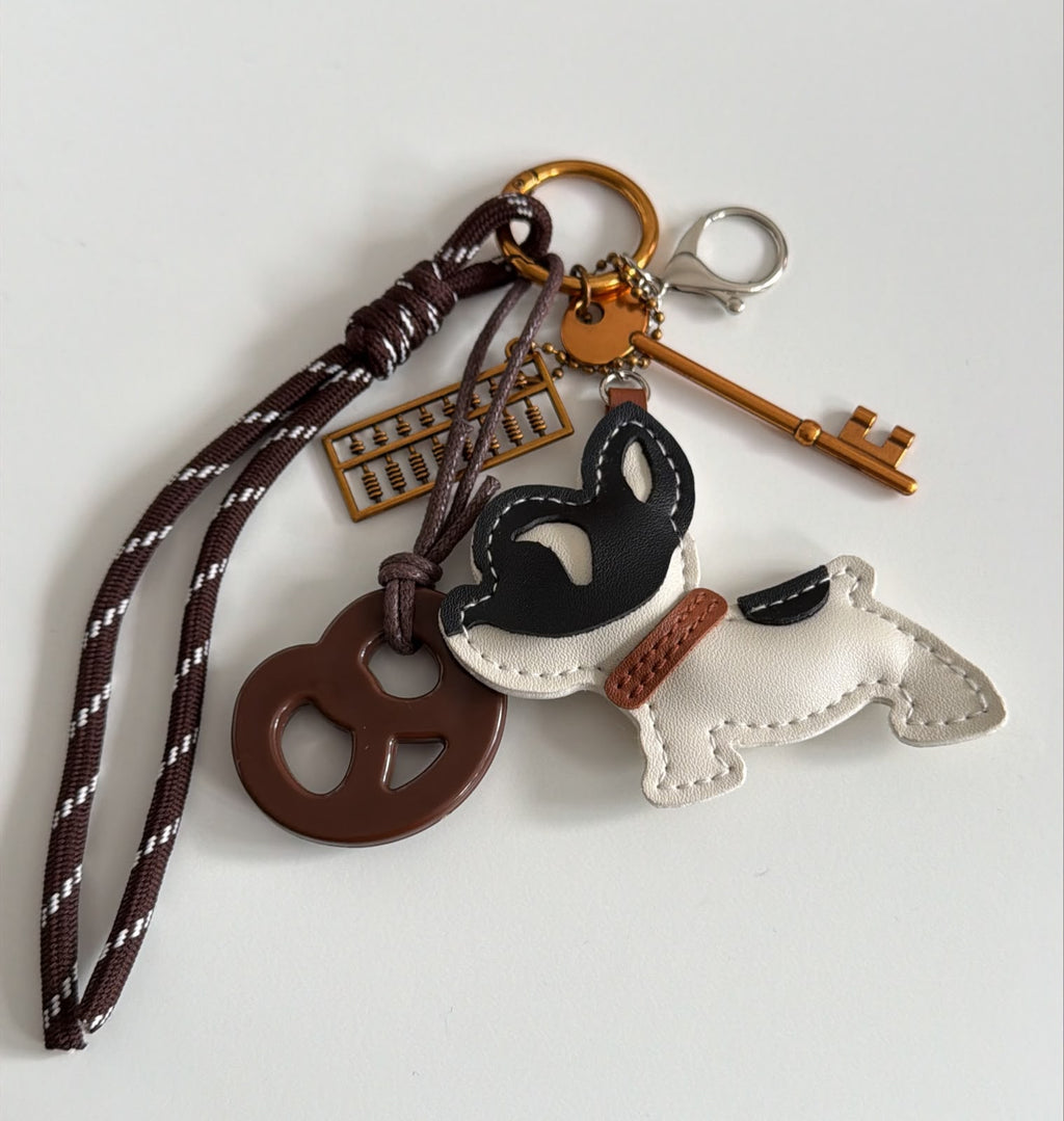 Llavero Charm Bulldog Francés Lucky Pretzel BEFASHION